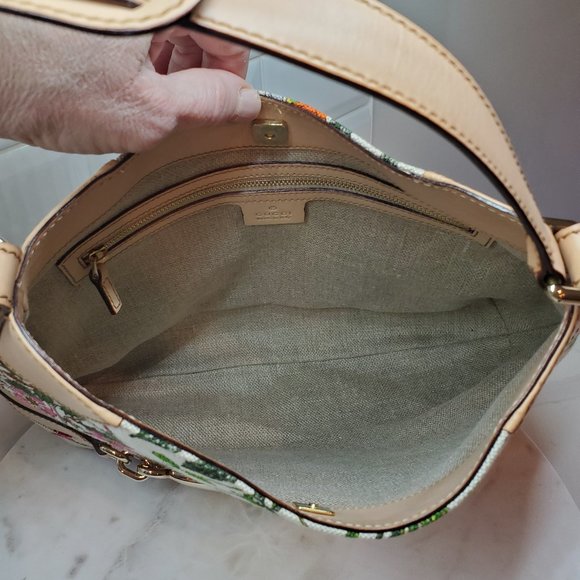 Gucci Flora Hasler Horsebit Hobo - Picture 10 of 16